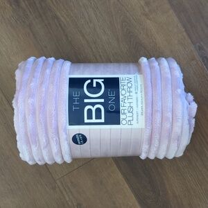 Lavender ribbed throw blanket